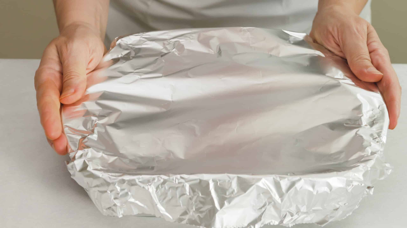 铝箔纸哪一面才对？接触3食物恐中毒！微波、烤箱、气炸使用方法