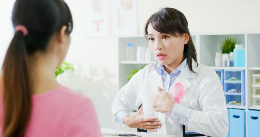 胸部硬块未必是乳癌：乳癌的前兆、症状与诊断