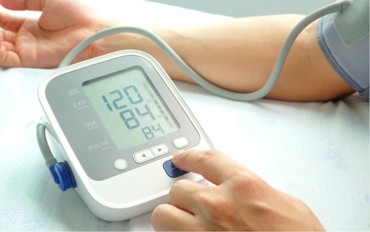 在家量血压：血压计种类、量血压位置与姿势、血压标准、注意事项