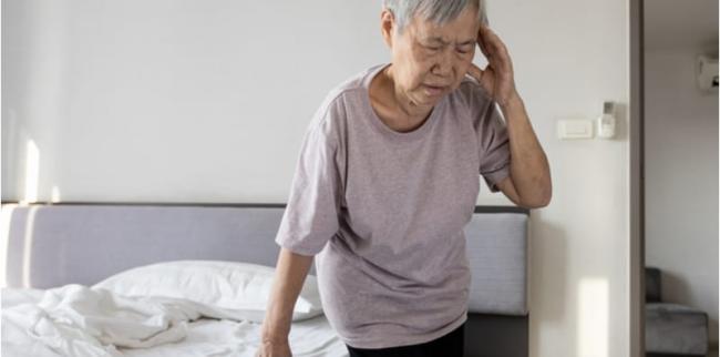 蹲下站起来头晕？姿势性低血压的定义、原因、治疗