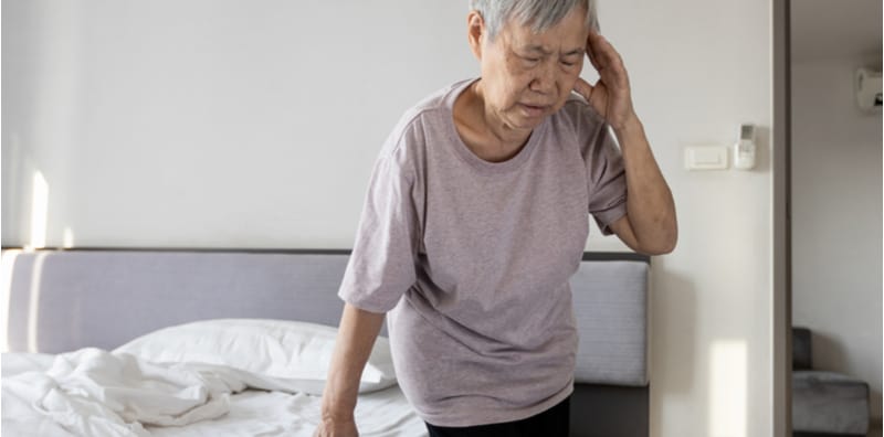 蹲下站起来头晕？姿势性低血压的定义、原因、治疗