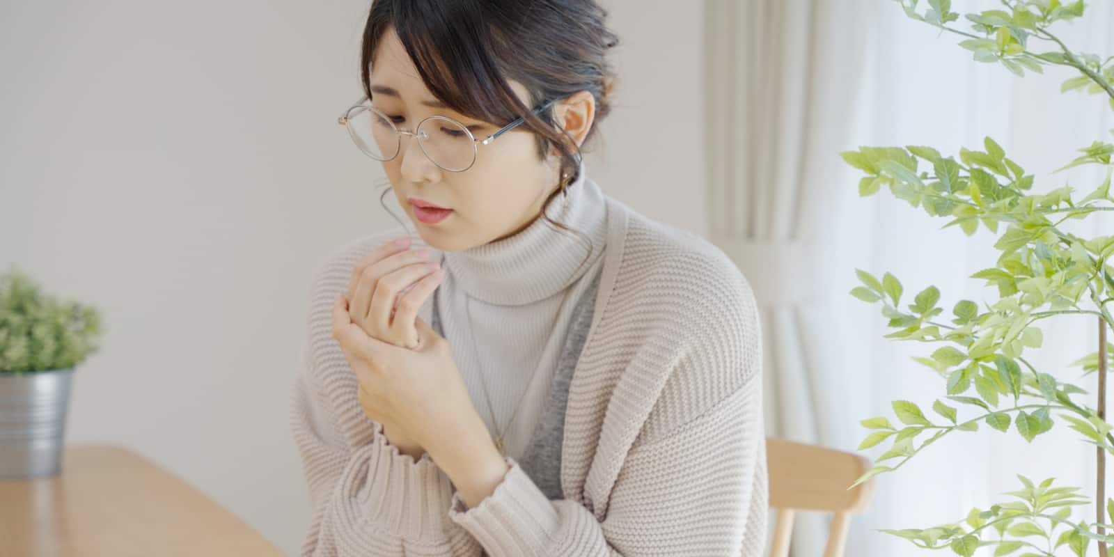 causes-and-how-to-improve-cold-hands-and-feet