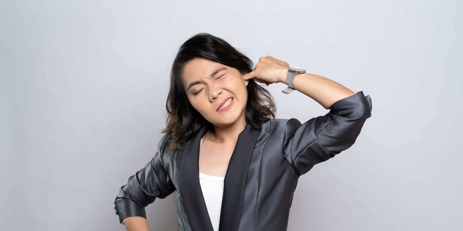 top-8-reasons-your-ears-might-be-itchy