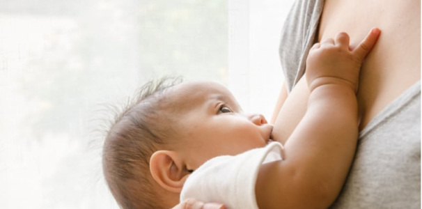 产后哺乳会让胸部下垂吗？带您了解母乳喂养的好处与乳房变化