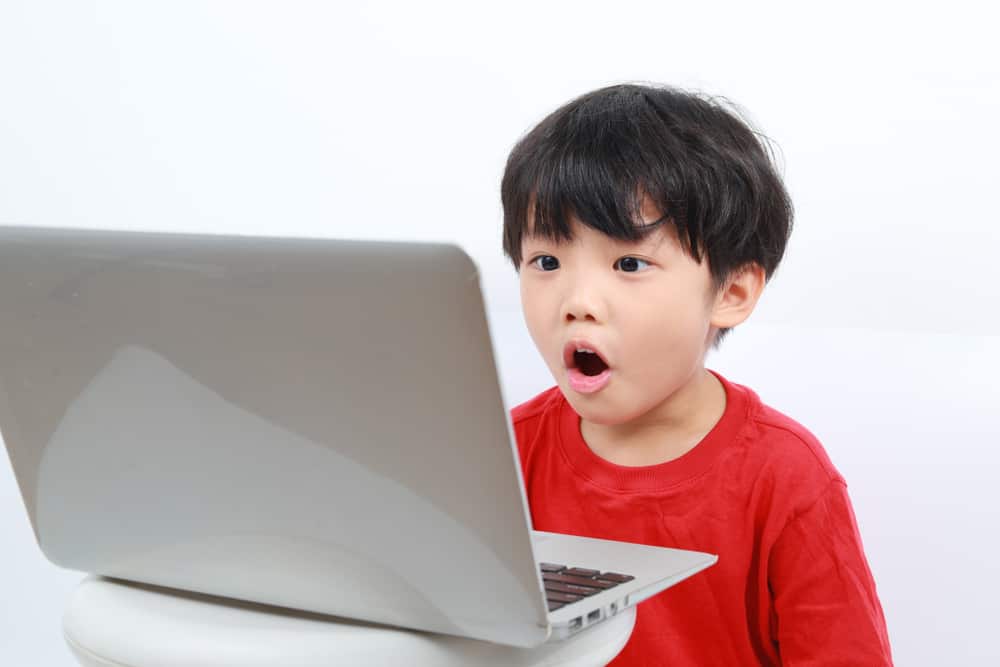 孩子偷看色情影片怎么办？家长必学6个正确应对方法