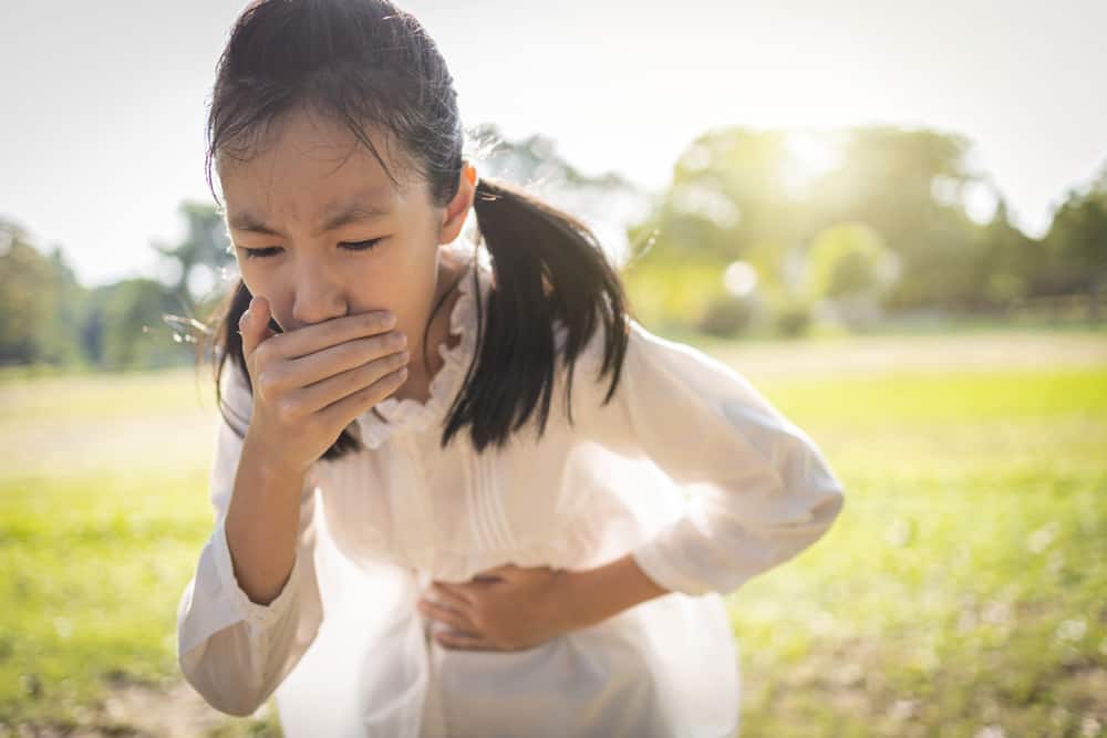 儿童食物中毒怎么办？辨认症状与正确处理方法