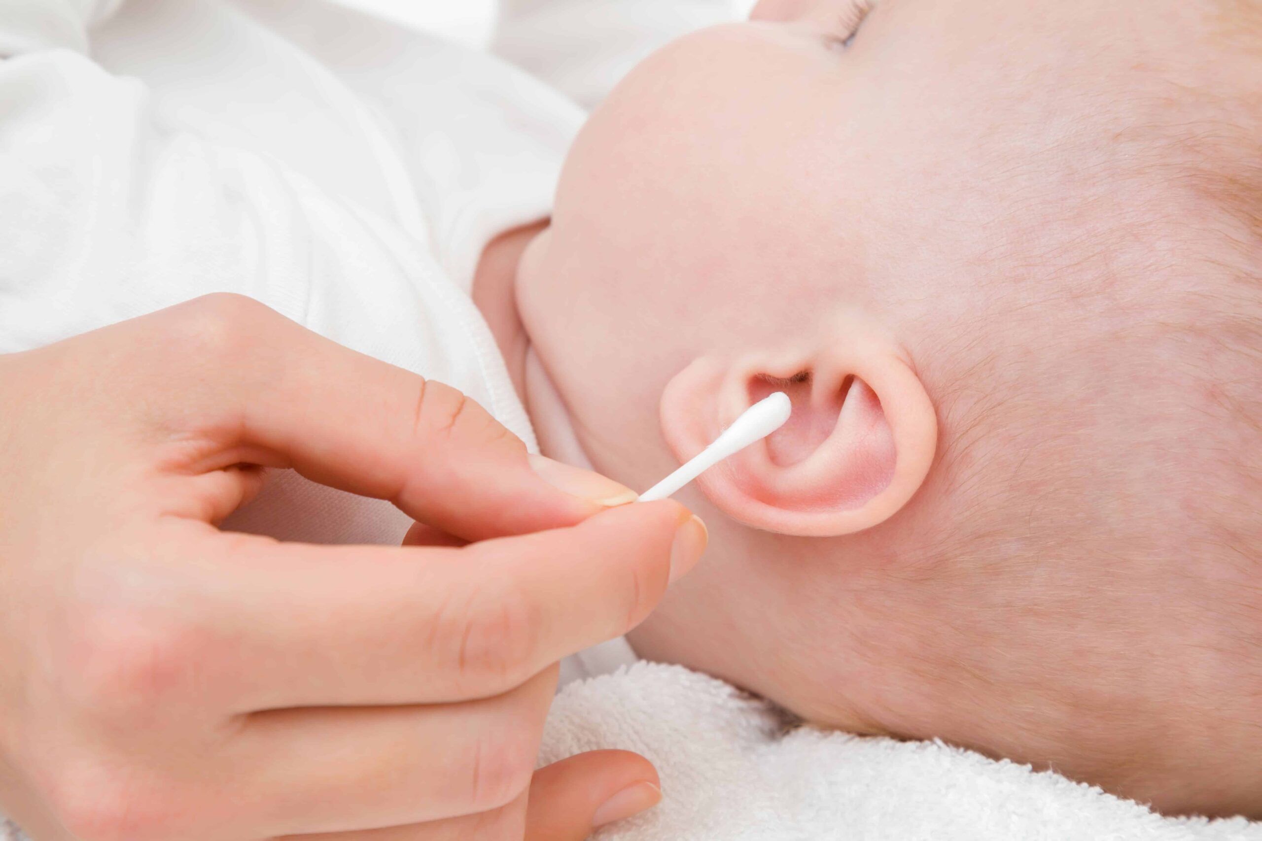 cleaning-your-babys-ears-safely