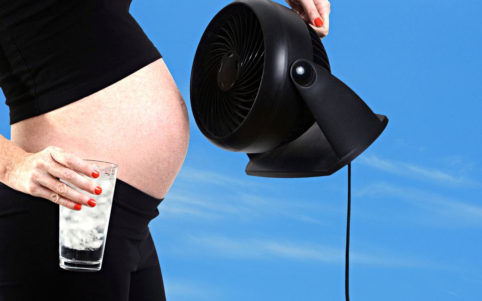 a-guide-to-managing-hot-weather-while-pregnant