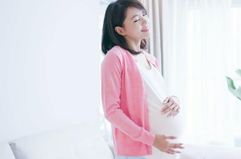 the-safety-of-essential-oils-during-pregnancy