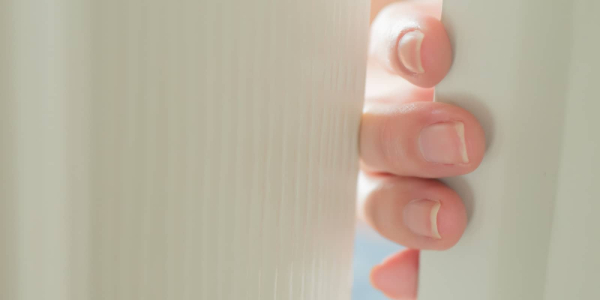 how-to-treat-a-smashed-finger