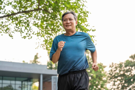 银发族动起来：简单运动有助改善不适与提升生活品质