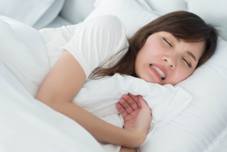一觉醒来舌头疼痛？带您了解睡眠中咬舌的原因